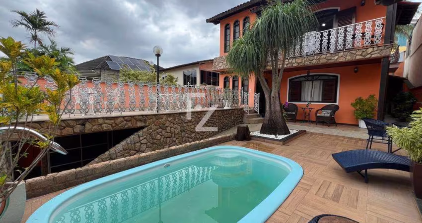 Aconchegante e espaçosa casa de 4Q (3 Suítes) - Condomínio com Infraestrutura