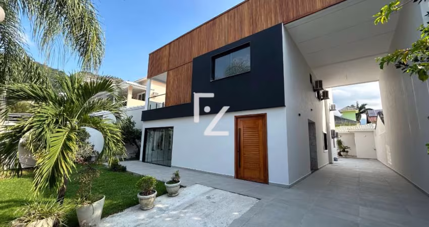 5 Quartos, 4 Suítes e Uma Edícula Completa: Uma Mansão no Passaredo