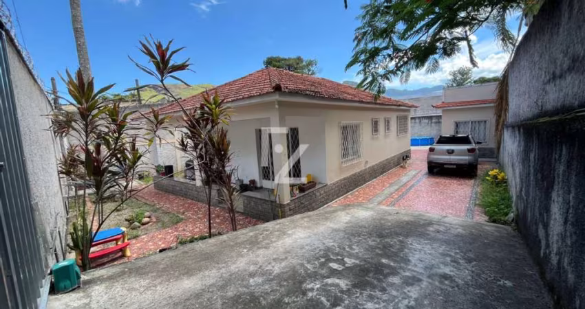 Raridade na Taquara - Casa Linear com 2 quartos e amplo espaço externo