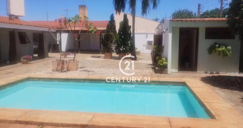 Casa com 3 dormitórios para alugar, 380 m² por R$ 6.000,00/mês - Jardim Estoril - Bauru/SP