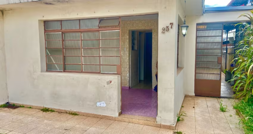Casa térrea a venda com saída para duas ruas R. Zilda R. Coronel Cassio de Barros Casa verde alta SP