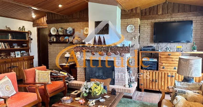 Casa Térrea com Terreno Plano em Excelente Localização