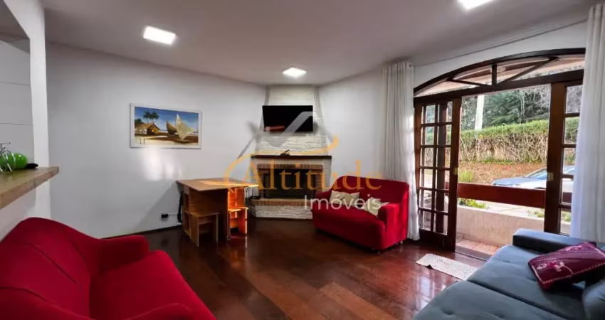 Apartamento Térreo com Lareira, Sacada e 3 Dormitórios no Morro do Elefante