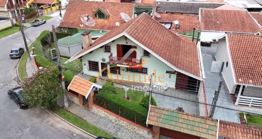 Casa mobiliada com 4 dormitórios e área gourmet na Nova Suíça