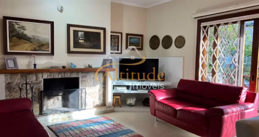 Apartamento amplo, bem distribuído e com localização excepcional no centro de Capivari