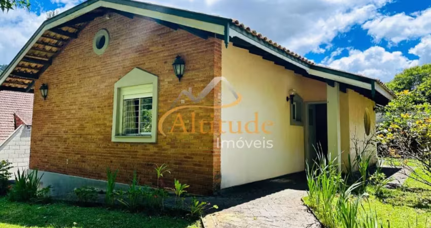 Casa térrea envolta pela natureza numa localização excepcional