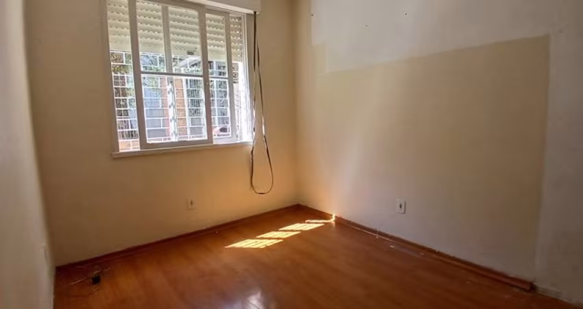 Apartamento 1 dormitório térreo desocupado bairro Cavalhada