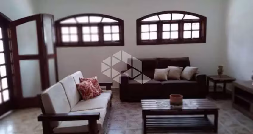 Casa a venda na praia grande, no  balneário flórida, com 4 quartos, 4 suites e 2 vagas