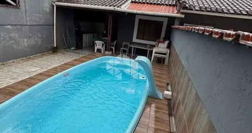 Casa a venda em mongagua, com 3 quartos,  area de convicencia e 2 vagas