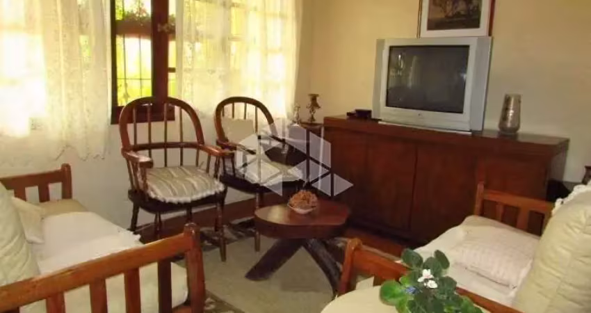 Casa à venda na praia grande, caiçara, com 2 quartos, 1 suite e 4 vagas