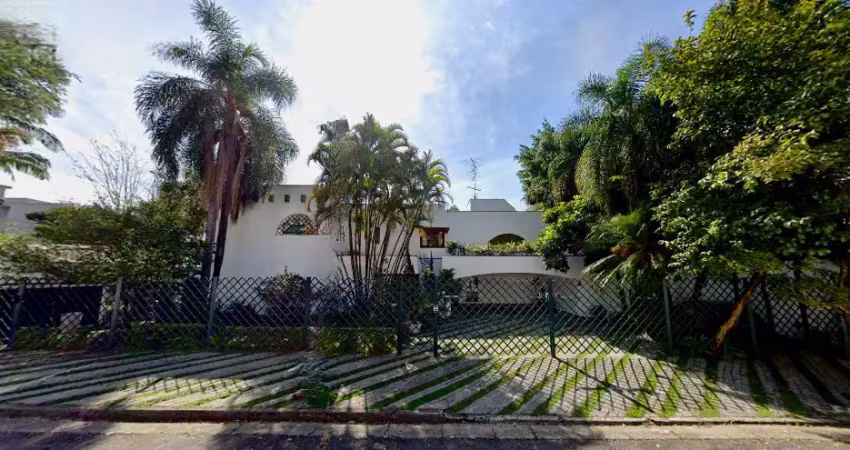 Mansão exclusiva com 900m² construídos no jardim guedala