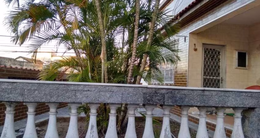 Terreno com 2 casas e entrada independente excelente investimento