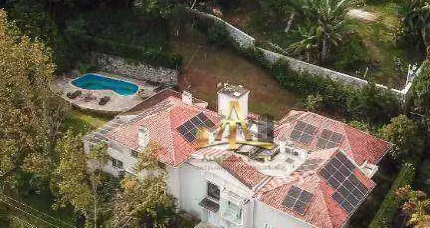 Casa à Venda no Residencial Tamboré 1 em Alphaville - Confira!