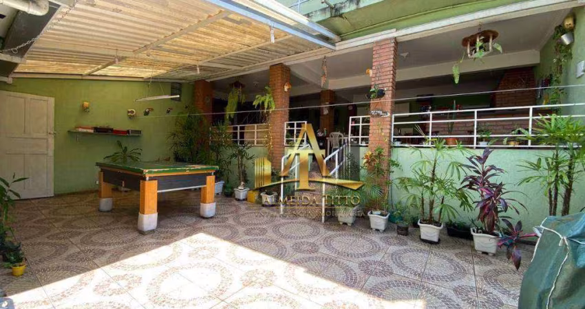 Casa com 3 dormitórios à venda, 136 m² por R$ 587.000,00 - Vila Jussara - Carapicuíba/SP