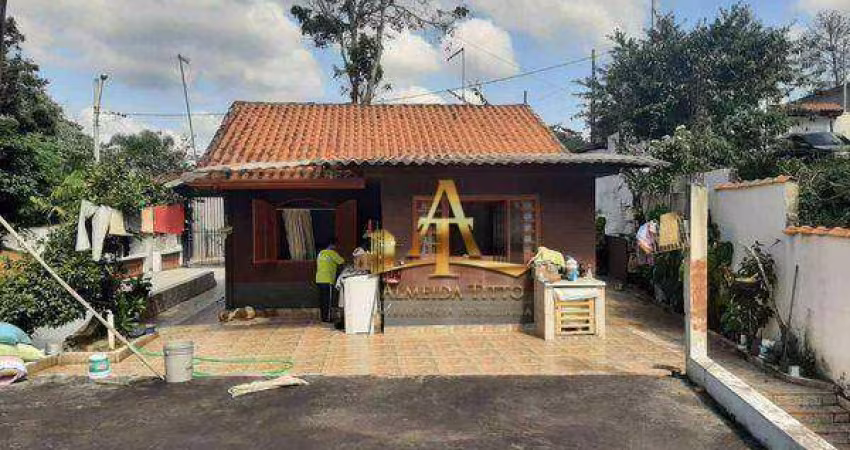 Chácara com 3 dormitórios à venda, 1200 m² por R$ 650.000,00 - Sítio Boa Vista - Cotia/SP