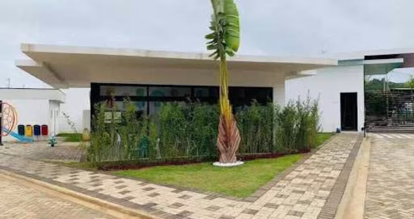 Casa com 2 Dormitórios à Venda com  67 m² por R$ 364.000 - Jardim Petrópolis em Cotia/SP.