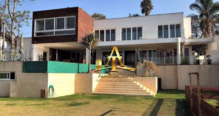 Casa Moderna com 4 Suítes Disponível para Locação no Condomínio Fazendinha – Granja Viana