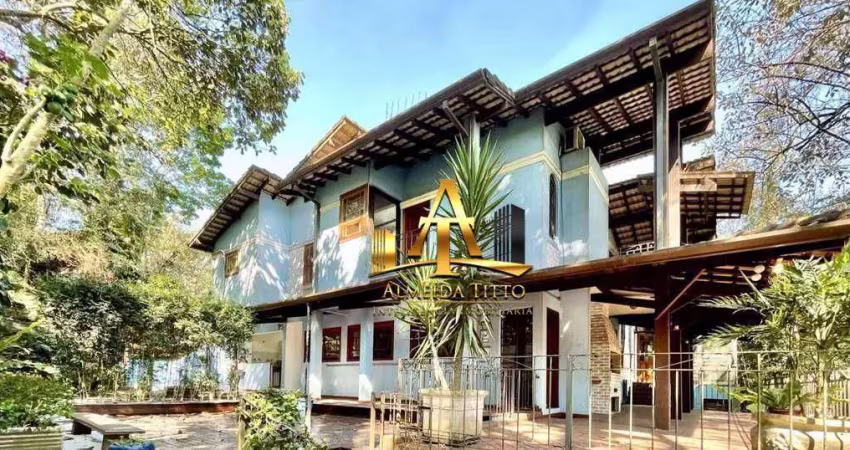 Belíssima Casa à Venda com 4 Suítes no Condomínio Forest Hills - Natureza e clube completo. Estilo, privacidade e bom gosto!