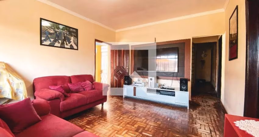 Casa à venda com 230m², 4 quartos e 1 vaga