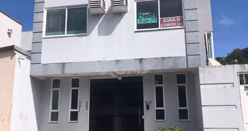 Sobrado  comercial para locação anual nas nações em  balneário camboriú