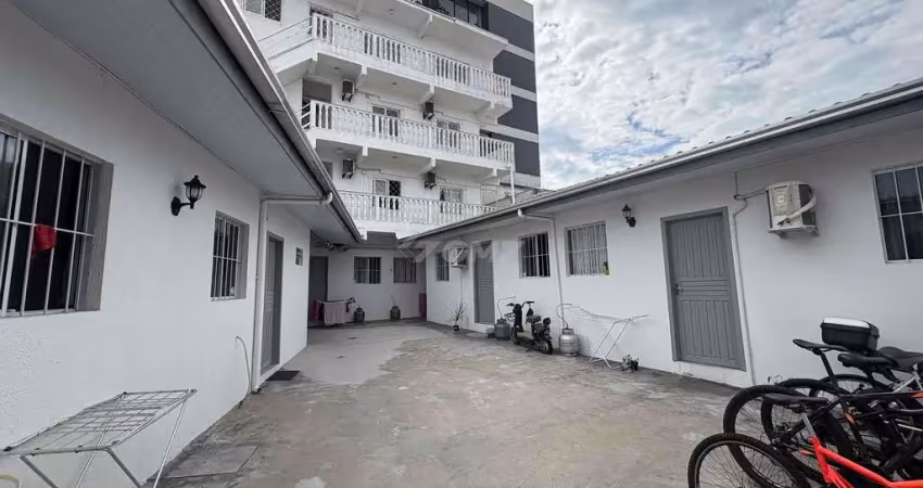 kitnet  para Locação Anual no  Centro, Balneário Camboriú, SC
