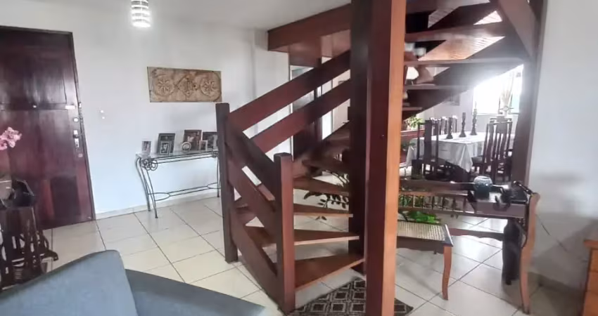 Apartamento dupex com 6 quartos / próximo ao espaço cultural