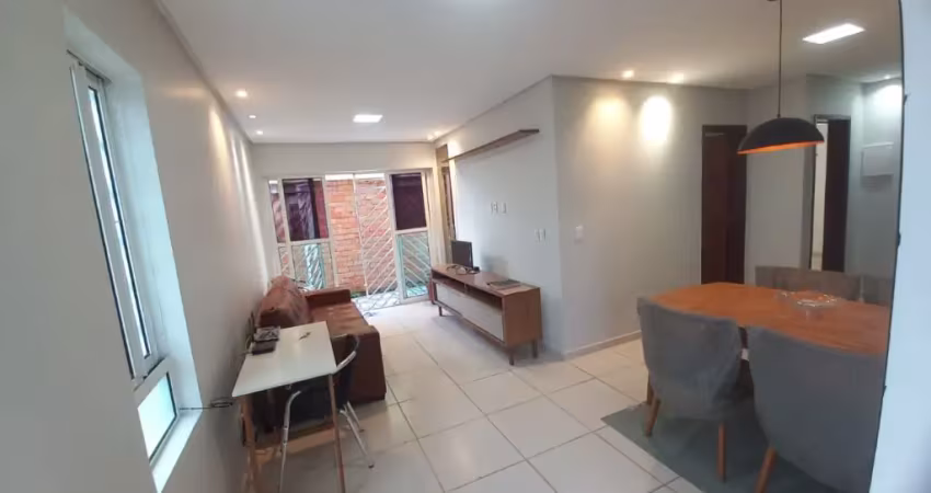Excelente apartamento térreo com área privativa (3 quartos) próximo a praça da paz