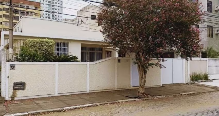 Casa para moradia ou fins comerciais