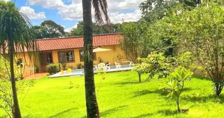 Venda de chácara no Vale Azul