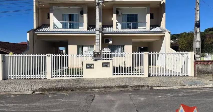 Sobrado geminado c/area de 112 m2 c/03 quartos c/suite + espaco aos fundos + 02 vagas de garagem no aventureiro!