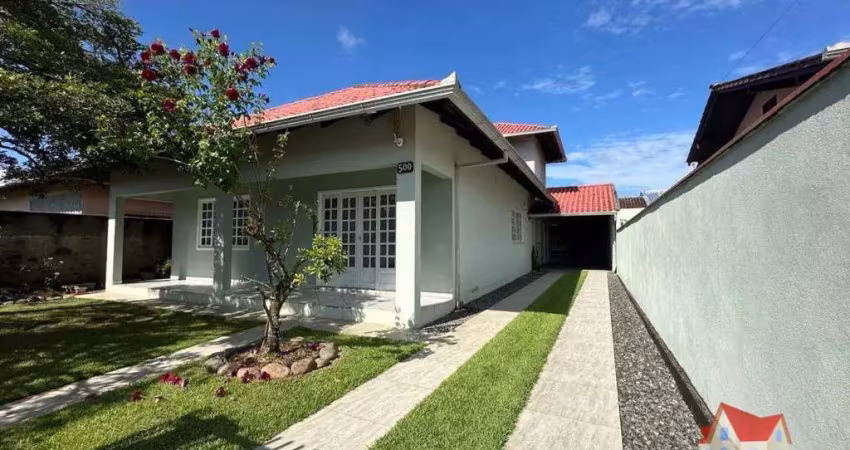 Averbada !!!Residencia em Alvenaria C/laje C/228 m2 C/03 Quartos+Area C/Churrasqueira + Placas Solares e Terreno C/362,00m2 No Bairro Joao Costa!