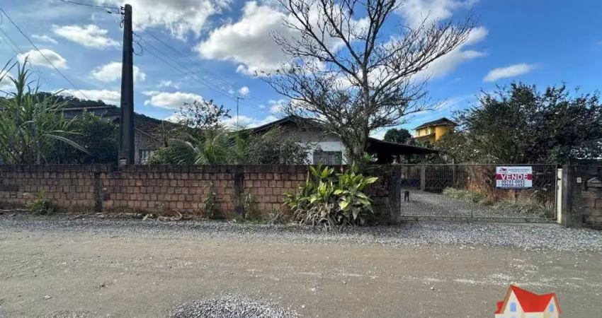 Terreno c/area de 428 m2 + residencia em alvenaria no bairro aventureiro!