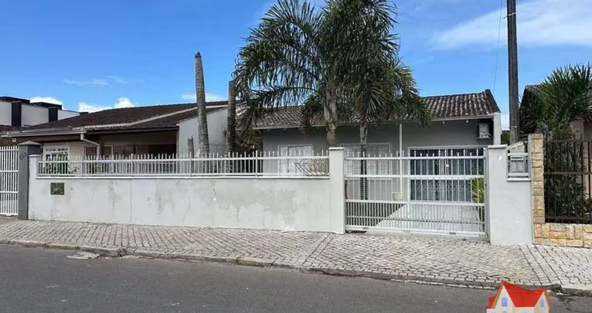 Residencia em alvenaria c/parte averbada c/03 quartos + area c/churrasqueira + moveis no bairro aventureiro!