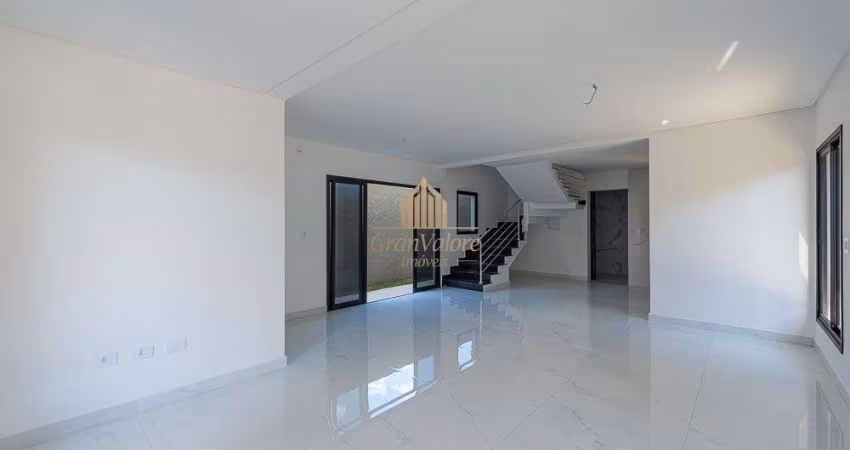 Sobrado à venda com 3 suítes e terraço no Xaxim