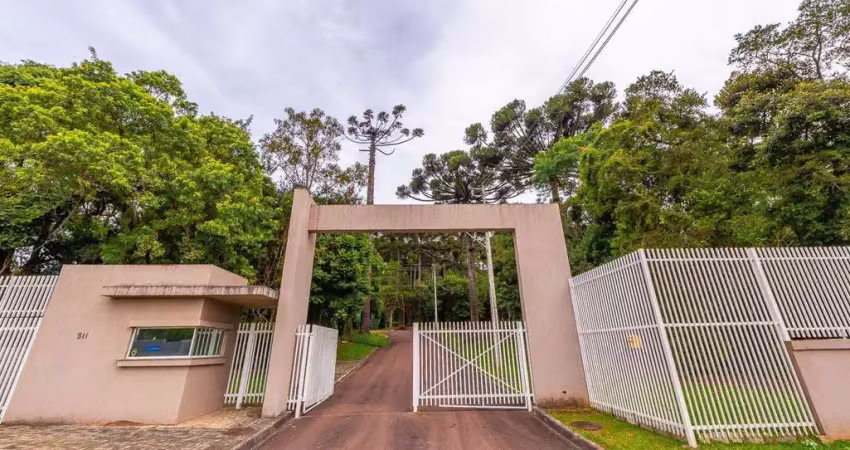 Terreno em condomínio fechado com área verde preservada