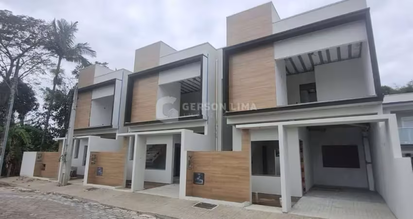 Casa com 3 quartos à venda no Centro, Penha 