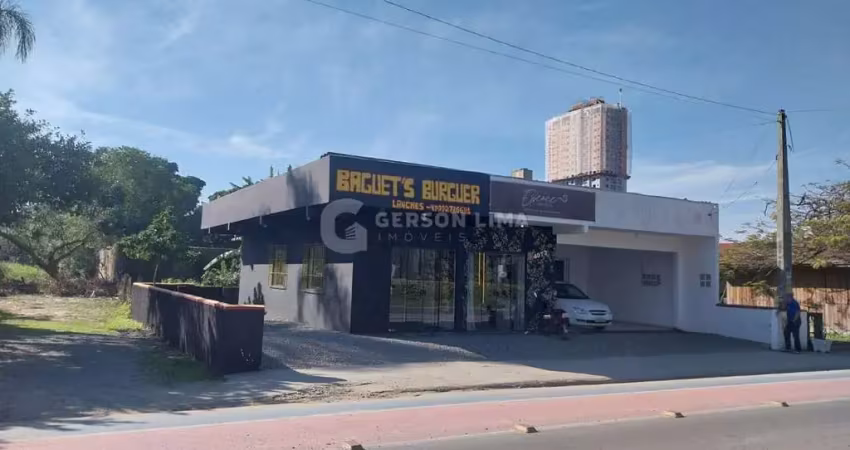Casa comercial à venda na Praia de Armação do Itapocorói, Penha 