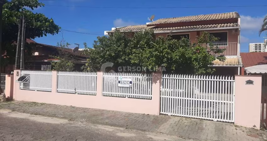 Sobrado - Centro