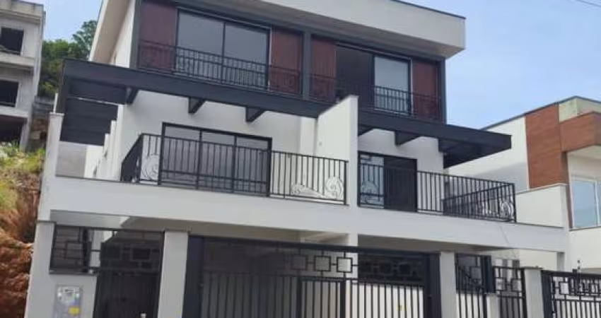 Sobrado para Venda em Palhoça, São Sebastião, 3 dormitórios, 2 suítes, 3 banheiros, 2 vagas