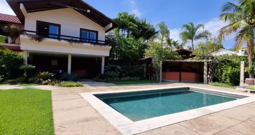 Belíssima casa com 5 suítes 700m2 no condomínio mansões da barra