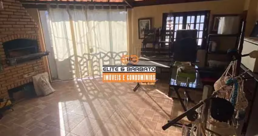 Sobrado de esquina com 3 andares – edícula, salão de festas e 4 vagas!