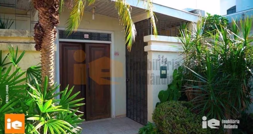 Casa Residencial , Centro, Rolândia - CA0002.