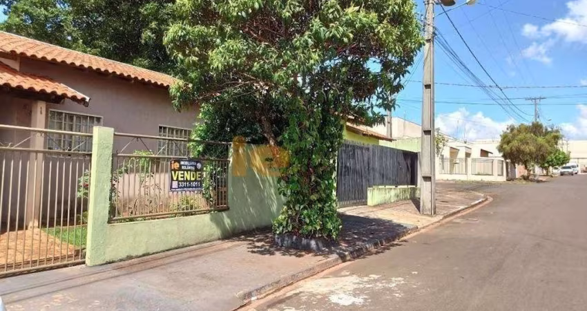 Casa com 3 dormitórios à venda, 115 m² por R$ 230.000,00 - Jardim Coliseu - Rolândia/PR