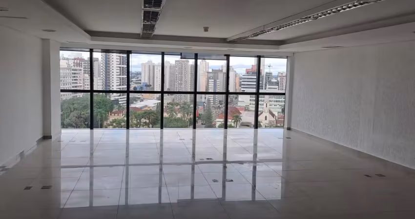 Sala comercial com excelente área útil e vista ampla da cidade. 