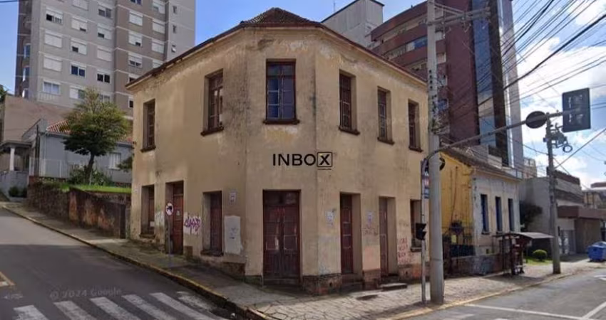 ESQUINA À VENDA NO CENTRO DE BENTO GONÇALVES