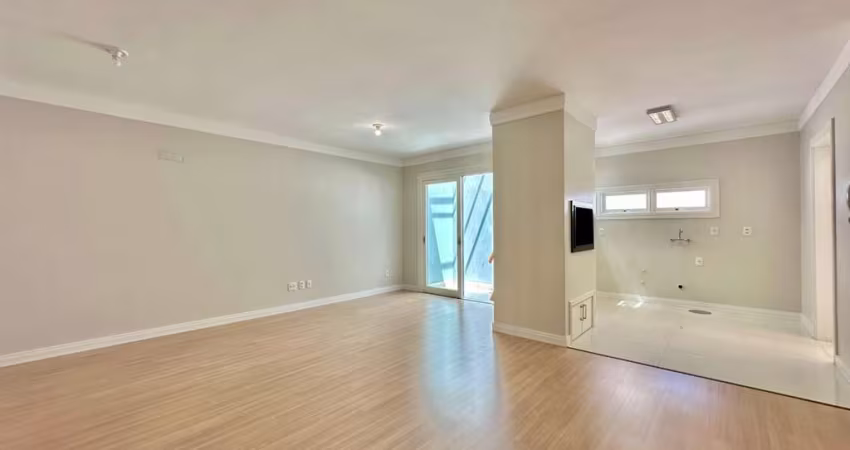 INBOX CIA IMOBILIÁRIA ALUGA EM BENTO GONÇALVES - Apartamento de dois quartos com terraço em excelente localização.