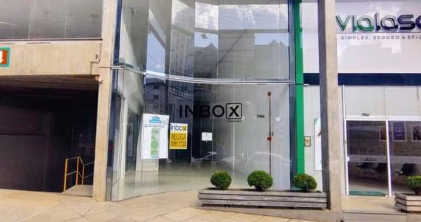 INBOX CIA IMOBILIÁRIA ALUGA EM BENTO GONÇALVES - Sala comercial térrea com mezanino no Centro da Cidade.