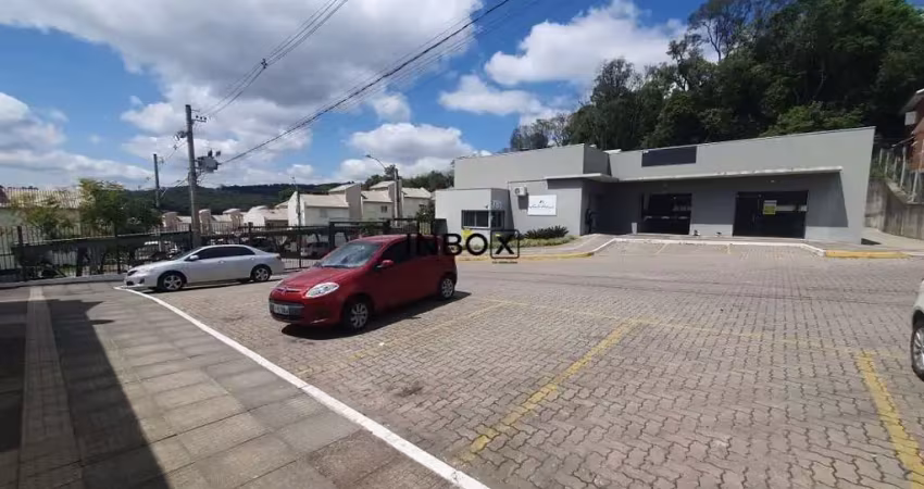 Sala comercial com 96m² privativos e vaga de estacionamento frontal