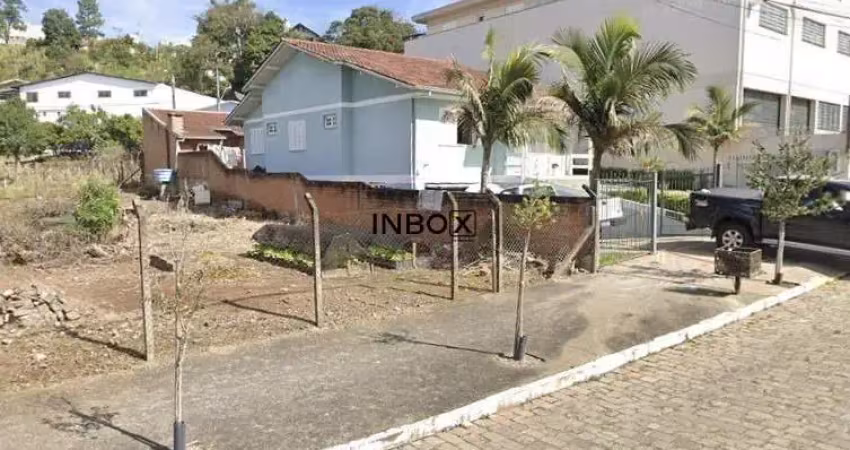 Inbox cia imobiliária aluga casa individual com 05 quartos localizada no bairro santa marta na cidade de bento gonçalves