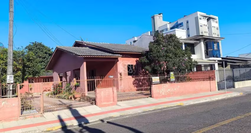 Casa com 3 quartos à venda na Rua Professor Silva Soares Neves, Coloninha, Araranguá